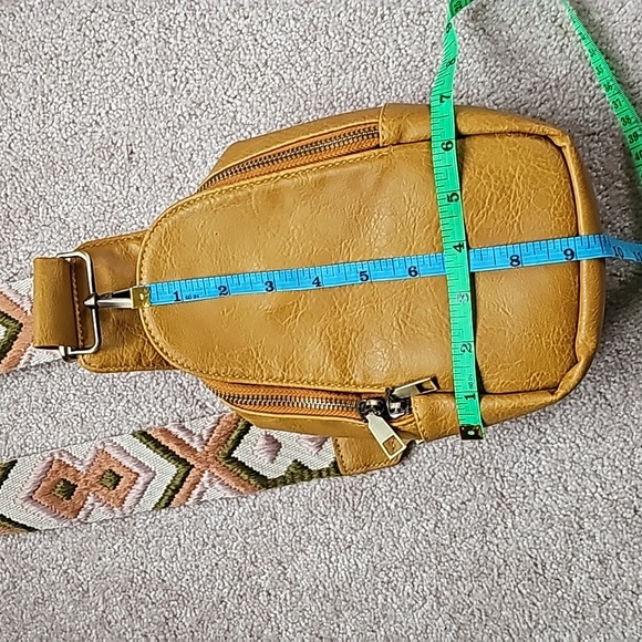 Camel brown small crossbody sling bag with adjustable strap - Picture 7 of 9